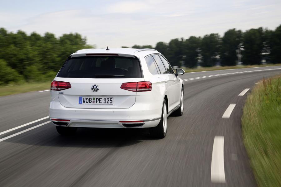 Volkswagen Passat Variant GTE 2015 года  (фото 30 из 30)
